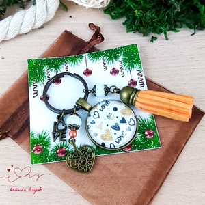 Love feliratos narancs bojtos üveglencsés kulcstartó táskadísz  - táska & tok - kulcstartó & táskadísz - kulcstartó - Meska.hu