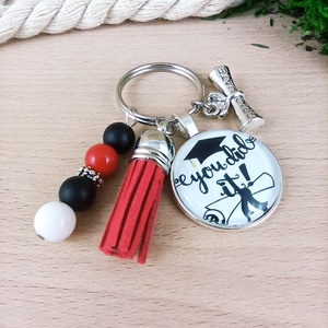 Diplomaosztóra piros bojtos üveglencsés kulcstartó táskadísz  - táska & tok - kulcstartó & táskadísz - kulcstartó - Meska.hu