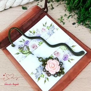 Rózsaszín nagy rózsa könyvjelző antik bronz alappal szívvel virággal - könyv & zene - könyvjelző - Meska.hu