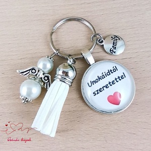 Unokáidtól szeretettel feliratos fehér bojtos üveglencsés kulcstartó táskadísz karácsony  - táska & tok - kulcstartó & táskadísz - táskadísz - Meska.hu