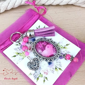 Pink szívek lila bojtos üveglencsés kulcstartó táskadísz , Táska & Tok, Kulcstartó & Táskadísz, Kulcstartó, Ékszerkészítés, Gyöngyfűzés, gyöngyhímzés, MESKA