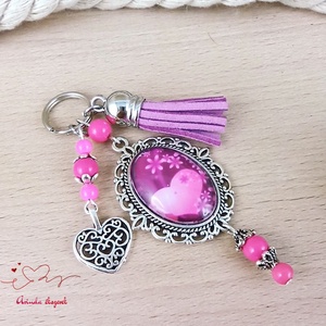 Pink szívek lila bojtos üveglencsés kulcstartó táskadísz  - táska & tok - kulcstartó & táskadísz - kulcstartó - Meska.hu