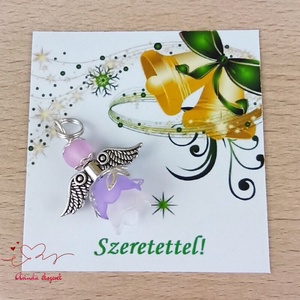 Angyalka medál lila 5 db-os csomagban ajándékkártyával karácsonyi apróság kollégának osztálytársnak vendégnek - karácsony - karácsonyi ajándékozás - karácsonyi képeslap, üdvözlőlap, ajándékkísérő - Meska.hu