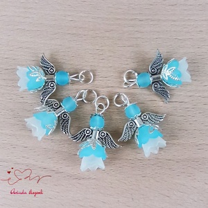 Angyalka medál világoskék 5 db-os csomagban ajándékkártyával karácsonyi apróság kollégának osztálytársnak vendégnek - karácsony - karácsonyi ajándékozás - karácsonyi képeslap, üdvözlőlap, ajándékkísérő - Meska.hu