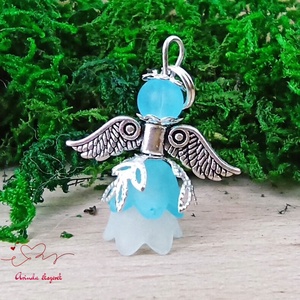 Angyalka medál világoskék 5 db-os csomagban ajándékkártyával karácsonyi apróság kollégának osztálytársnak vendégnek - karácsony - karácsonyi ajándékozás - karácsonyi képeslap, üdvözlőlap, ajándékkísérő - Meska.hu