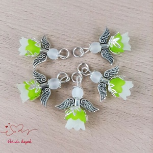 Angyalka medál zöld 5 db-os csomagban ajándékkártyával karácsonyi apróság kollégának osztálytársnak vendégnek - karácsony - karácsonyi ajándékozás - karácsonyi képeslap, üdvözlőlap, ajándékkísérő - Meska.hu