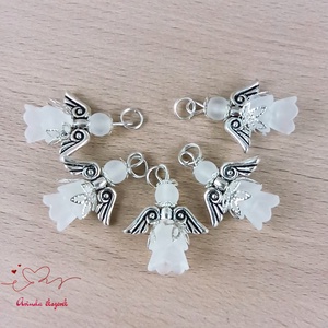 Angyalka medál fehér 5 db-os csomagban ajándékkártyával karácsonyi apróság kollégának osztálytársnak vendégnek - karácsony - karácsonyi ajándékozás - karácsonyi képeslap, üdvözlőlap, ajándékkísérő - Meska.hu