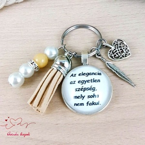 Az elegancia az egyetlen szépség feliratos bézs bojtos üveglencsés kulcstartó táskadísz, Táska & Tok, Kulcstartó & Táskadísz, Táskadísz, Ékszerkészítés, Gyöngyfűzés, gyöngyhímzés, MESKA