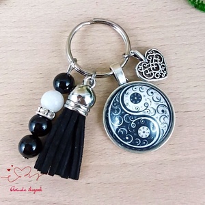 Jinjang mintás fekete bojtos üveglencsés kulcstartó táskadísz , Táska & Tok, Kulcstartó & Táskadísz, Kulcstartó, Ékszerkészítés, Gyöngyfűzés, gyöngyhímzés, MESKA