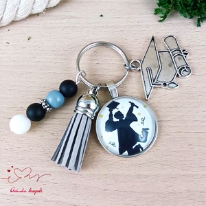 Diplomaosztóra fiúnak szürke bojtos üveglencsés kulcstartó táskadísz , Táska & Tok, Kulcstartó & Táskadísz, Táskadísz, Ékszerkészítés, Gyöngyfűzés, gyöngyhímzés, MESKA