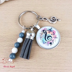 Violinkulcs szürke bojtos üveglencsés kulcstartó táskadísz pedagógusnak nőnek karácsonyra pedagógusnapra ajándék, Táska & Tok, Kulcstartó & Táskadísz, Kulcstartó, Ékszerkészítés, Gyöngyfűzés, gyöngyhímzés, MESKA