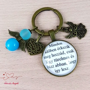 Minden időben érkezik üveglencsés kulcstartó táskadísz türkizkék angyallal , Táska & Tok, Kulcstartó & Táskadísz, Kulcstartó, Ékszerkészítés, Gyöngyfűzés, gyöngyhímzés, MESKA