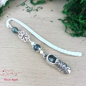 Szürketornacipő medálos könyvjelző  - könyv & zene - könyvjelző - Meska.hu