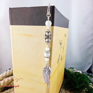 Angyalszárnyas könyvjelző - évzáró ajándék ballagásra, év végi köszönetként fehér színben - könyv & zene - könyvjelző - Meska.hu