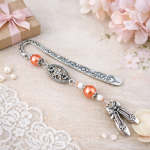 Balettcipő könyvjelző narancs-fehér gyöngyökkel � elegáns ajándék táncosoknak, balett rajongóknak, Könyv & Zene, Könyvjelző, Ékszerkészítés, Gyöngyfűzés, gyöngyhímzés, MESKA