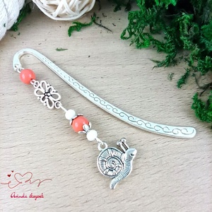 Csiga medálos könyvjelző � vidám, szerethető ajándék, Könyv & Zene, Könyvjelző, Ékszerkészítés, Gyöngyfűzés, gyöngyhímzés, MESKA