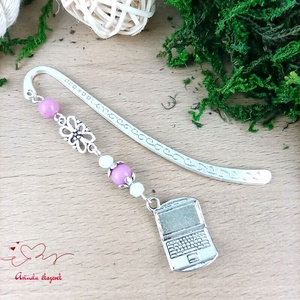 Sötétrózsaszín laptop könyvjelző � kézzel készült ajándék tanárnak, pedagógusnak, Könyv & Zene, Könyvjelző, Ékszerkészítés, Gyöngyfűzés, gyöngyhímzés, MESKA