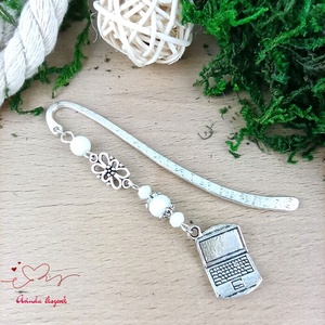 Fehér laptop könyvjelző � kézzel készült ajándék tanárnak, pedagógusnak, Könyv & Zene, Könyvjelző, Ékszerkészítés, Gyöngyfűzés, gyöngyhímzés, MESKA