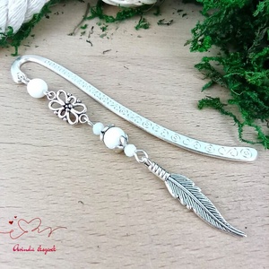 Toll charm könyvjelző � fehér gyöngyökkel, pedagógusnapi ajándék - Meska.hu