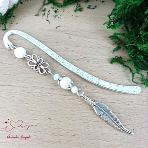 Toll charm könyvjelző � fehér gyöngyökkel, pedagógusnapi ajándék - könyv & zene - könyvjelző - Meska.hu