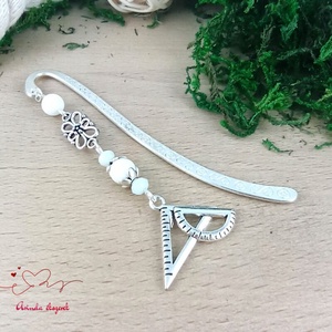 Vonalzó könyvjelző � fehér gyöngyökkel, kézzel készült tanári ajándék, Könyv & Zene, Könyvjelző, Ékszerkészítés, Gyöngyfűzés, gyöngyhímzés, MESKA