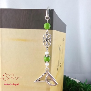 Vonalzó könyvjelző � zöld gyöngyökkel, kézzel készült tanári ajándék - könyv & zene - könyvjelző - Meska.hu