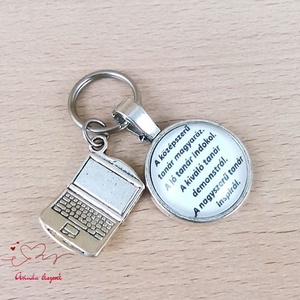 Laptop medálos üveglencsés kulcstartó pedagógusnapra - táska & tok - kulcstartó & táskadísz - kulcstartó - Meska.hu