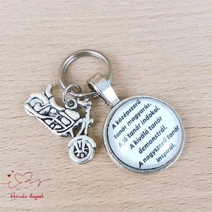 Motor medálos üveglencsés kulcstartó pedagógusnapra - táska & tok - kulcstartó & táskadísz - kulcstartó - Meska.hu