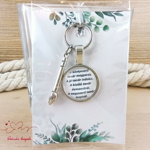 Ecset medálos üveglencsés kulcstartó pedagógusnapra, Táska & Tok, Kulcstartó & Táskadísz, Kulcstartó, Ékszerkészítés, Gyöngyfűzés, gyöngyhímzés, MESKA