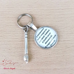 Ecset medálos üveglencsés kulcstartó pedagógusnapra - táska & tok - kulcstartó & táskadísz - kulcstartó - Meska.hu