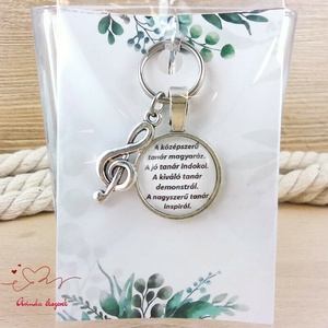 Violinkulcs medálos üveglencsés kulcstartó pedagógusnapra - Meska.hu