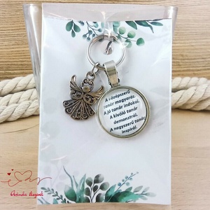 Angyal medálos üveglencsés kulcstartó pedagógusnapra - Meska.hu