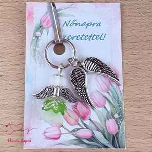 Nőnapi ajándék - sötétzöld angyal kulcstartó ajándékkártyával, választható medállal és kártyával - Meska.hu