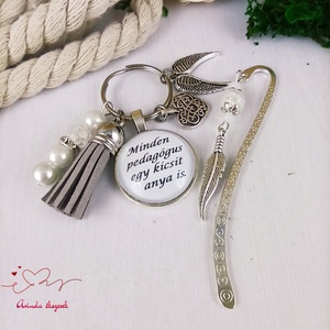 Minden pedagógus egy kicsit anya is kék kulcstartó és üveglencsés könyvjelző szett - táska & tok - kulcstartó & táskadísz - kulcstartó - Meska.hu