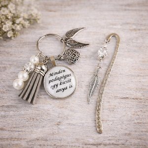 Minden pedagógus egy kicsit anya is kék kulcstartó és üveglencsés könyvjelző szett - Meska.hu