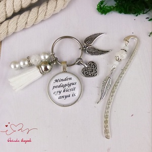 Minden pedagógus egy kicsit anya is fehér kulcstartó és üveglencsés könyvjelző szett - táska & tok - kulcstartó & táskadísz - kulcstartó - Meska.hu