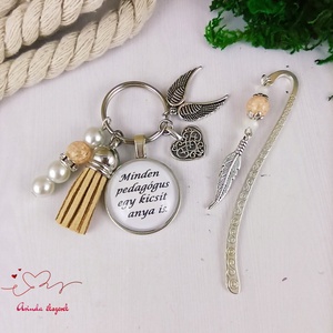 Minden pedagógus egy kicsit anya is bézs kulcstartó és üveglencsés könyvjelző szett - táska & tok - kulcstartó & táskadísz - kulcstartó - Meska.hu