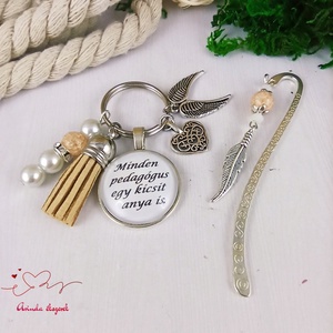 Minden pedagógus egy kicsit anya is bézs kulcstartó és üveglencsés könyvjelző szett - táska & tok - kulcstartó & táskadísz - kulcstartó - Meska.hu