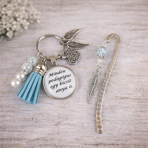 Minden pedagógus egy kicsit anya is világoskék kulcstartó és üveglencsés könyvjelző szett - Meska.hu