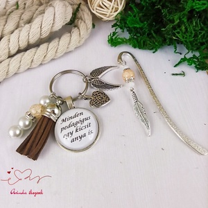 Minden pedagógus egy kicsit anya is barna kulcstartó és üveglencsés könyvjelző szett - táska & tok - kulcstartó & táskadísz - kulcstartó - Meska.hu