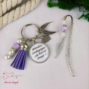 Minden pedagógus egy kicsit anya is lila kulcstartó és üveglencsés könyvjelző szett - táska & tok - kulcstartó & táskadísz - kulcstartó - Meska.hu