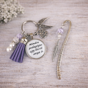 Minden pedagógus egy kicsit anya is lila kulcstartó és üveglencsés könyvjelző szett - Meska.hu