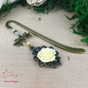 Krém rózsás könyvjelző - Anyák napi apró figyelmesség #41 - könyv & zene - könyvjelző - Meska.hu