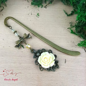 Krém rózsás könyvjelző - Anyák napi apró figyelmesség #41 - Meska.hu