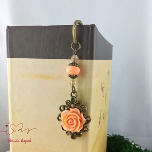 Barack rózsás könyvjelző - Anyák napi apró figyelmesség #44 - könyv & zene - könyvjelző - Meska.hu