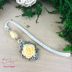 Krém rózsás könyvjelző - Anyák napi apró figyelmesség #35 - Meska.hu