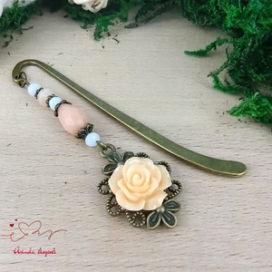 Bézs rózsás könyvjelző - Anyák napi apró figyelmesség #40 - könyv & zene - könyvjelző - Meska.hu