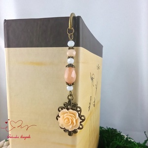 Bézs rózsás könyvjelző - Anyák napi apró figyelmesség #40 - könyv & zene - könyvjelző - Meska.hu