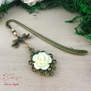 Krém rózsás könyvjelző - Anyák napi apró figyelmesség #48 - könyv & zene - könyvjelző - Meska.hu