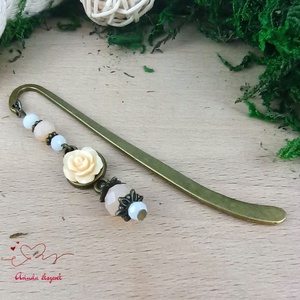 Krém rózsás könyvjelző - Anyák napi apró figyelmesség #38 - könyv & zene - könyvjelző - Meska.hu